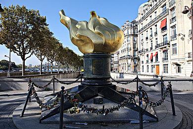 《怪物猎人：荒野》新宣传片 介绍系列世界观